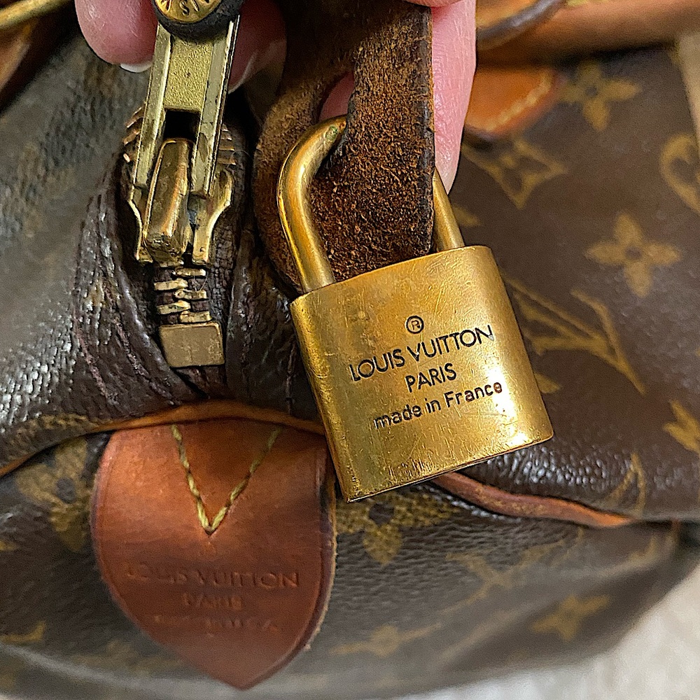 Authentic Louis Vuitton SPEEDY 30 👜 - Picture 3 of 15
